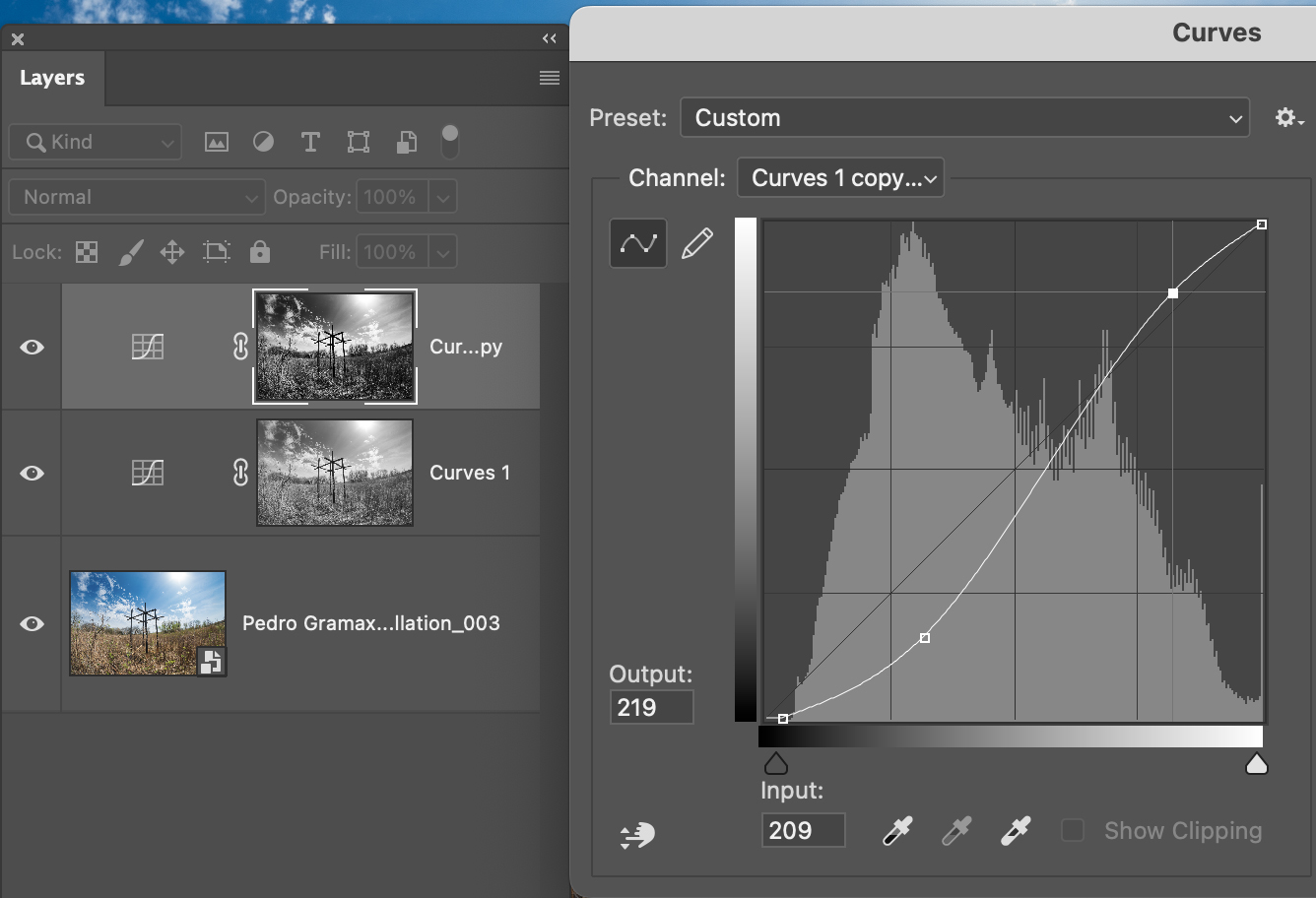 A tonal curve is applied to the layer mask of an Adjustment Layer.