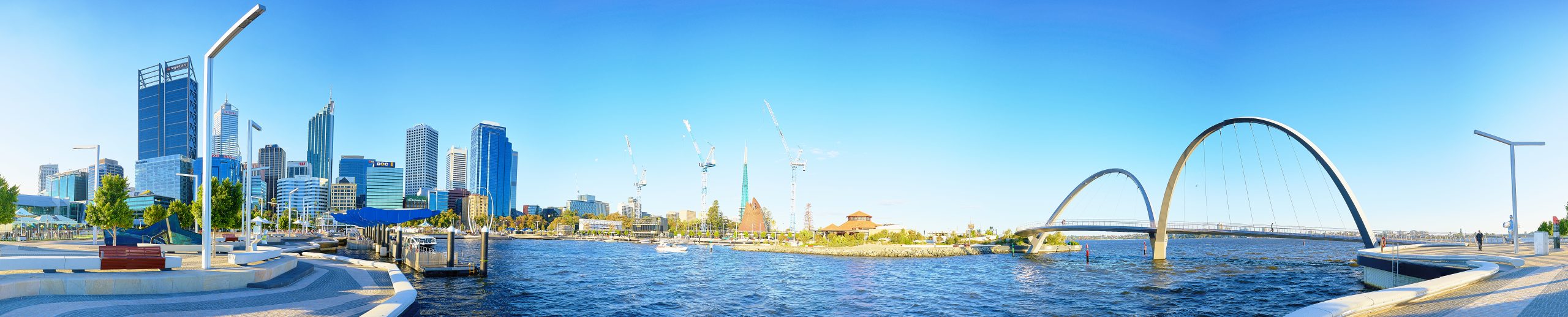 Photograph of the harbor of Perth, Australia.